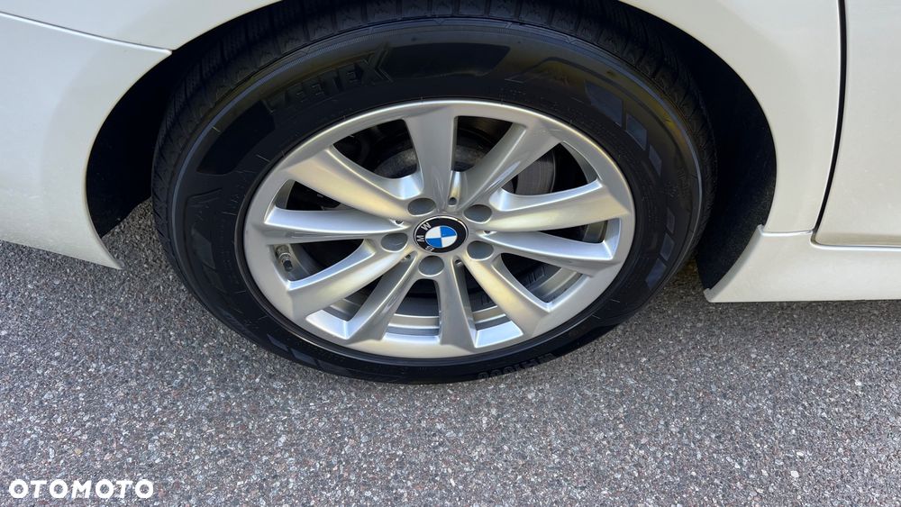 BMW Seria 5 525d Sport-Aut - 14