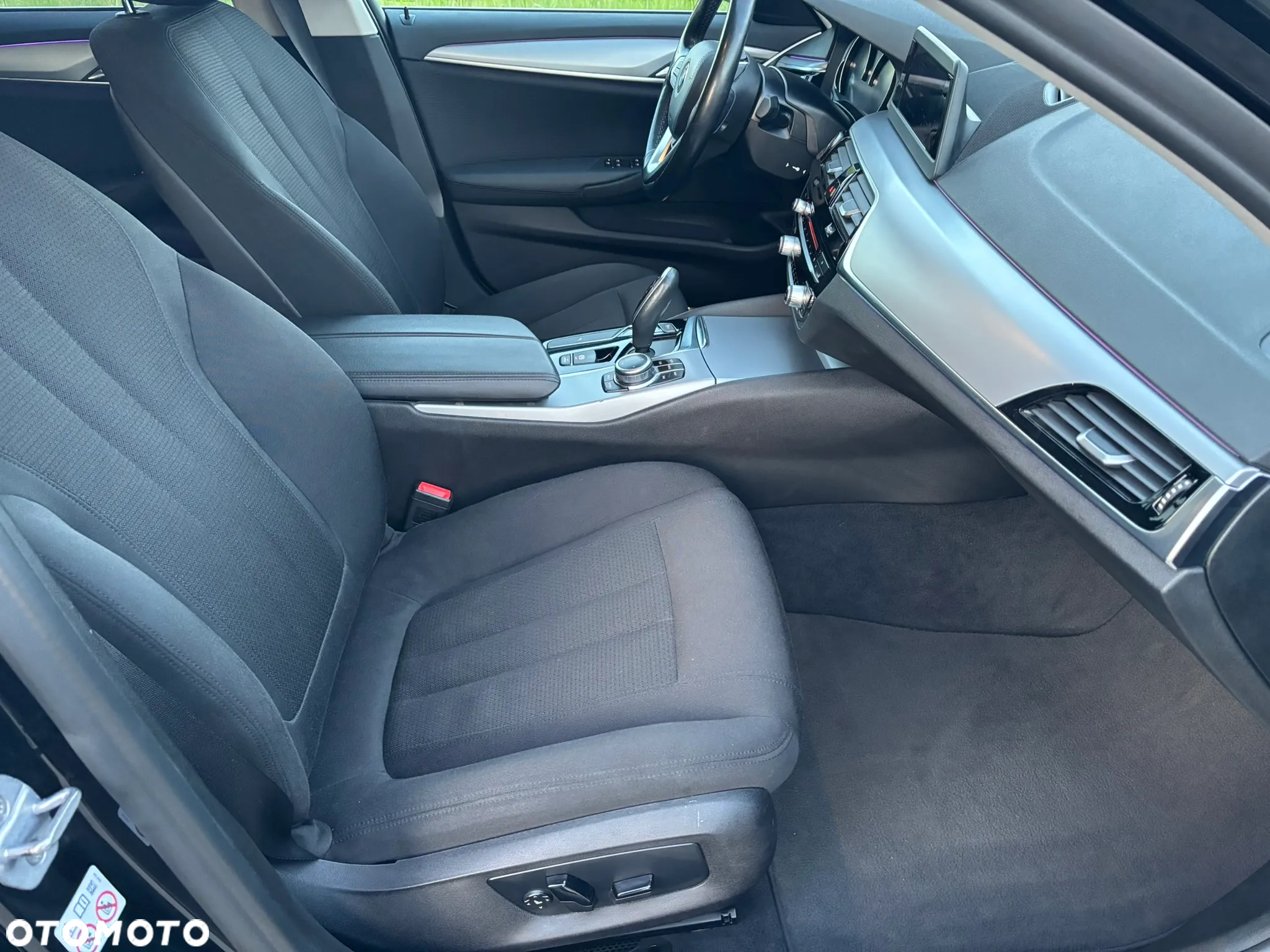 BMW Seria 5 520d xDrive - 11