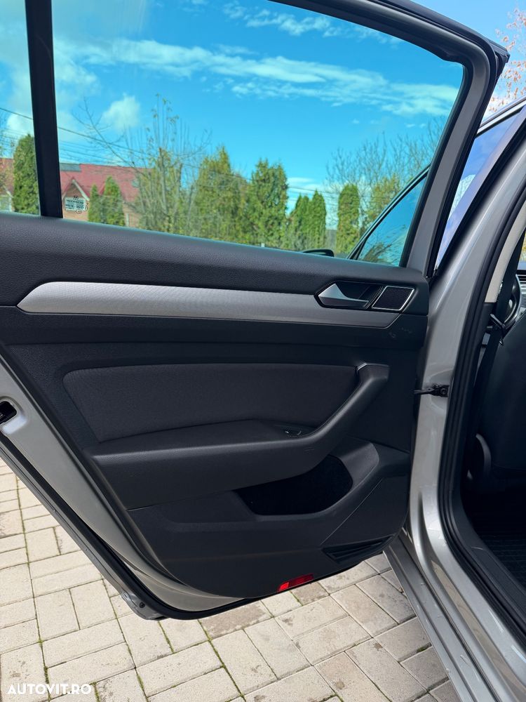 Volkswagen Passat 2.0 TDI DSG Comfortline - 20