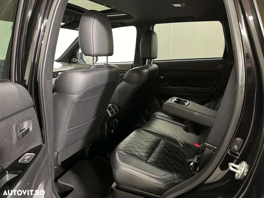 Mitsubishi Outlander 2.4 4WD Plug-In Hybrid Diamant - 12