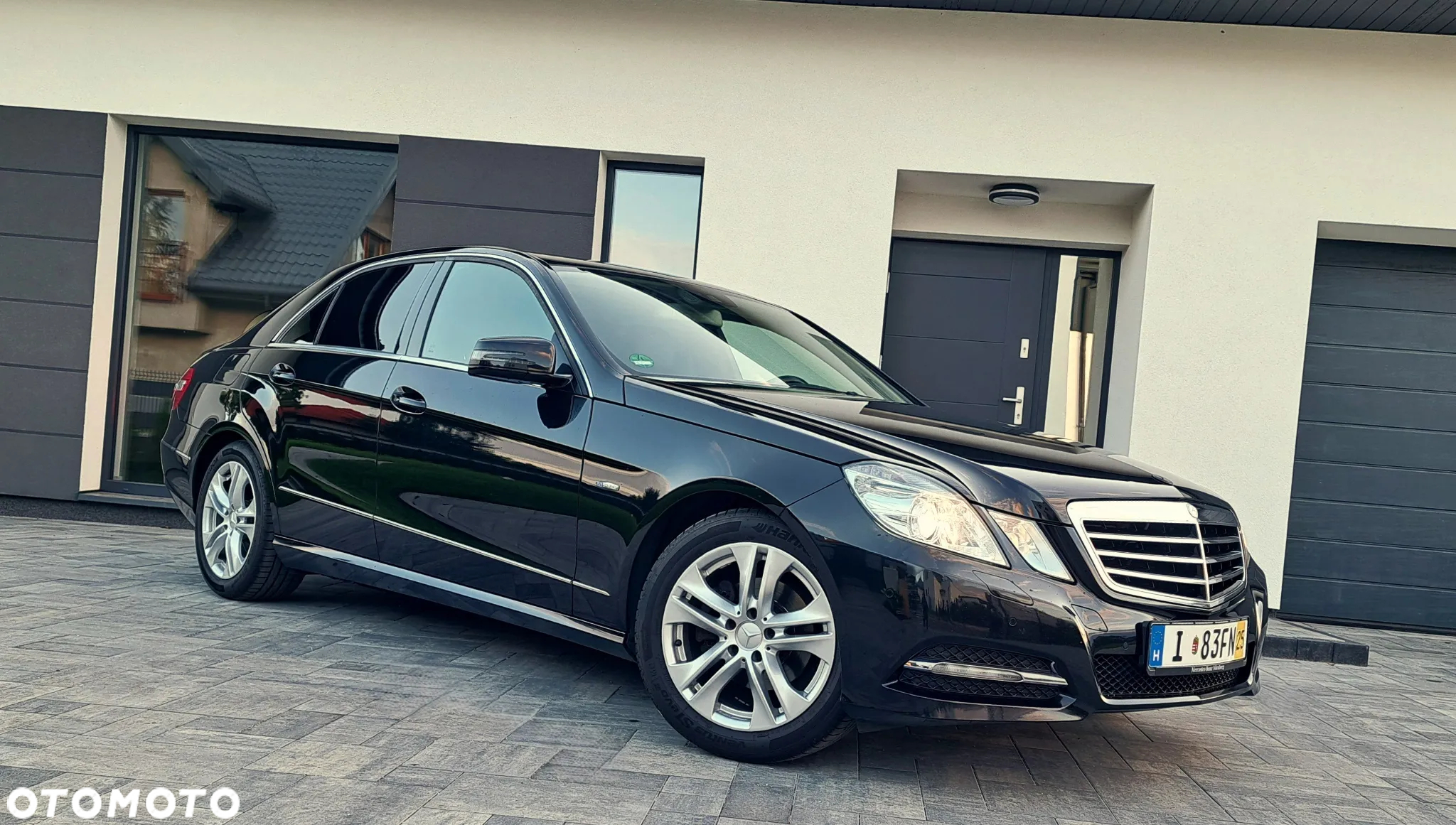 Mercedes-Benz Klasa E 200 CGI BlueEffICIENCY Avantgarde - 19