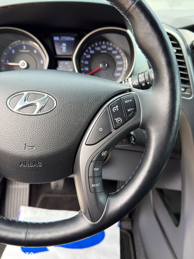 Hyundai i30 1.6 CRDi Premium - 19