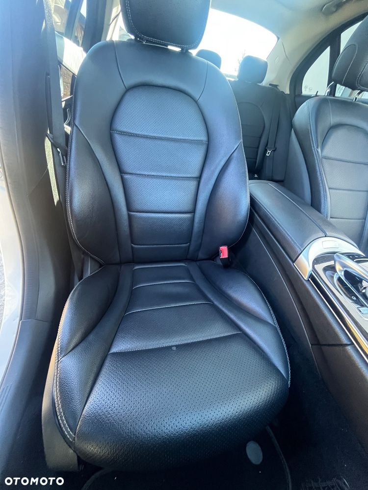 Mercedes-Benz Klasa C 300 7G-TRONIC - 26