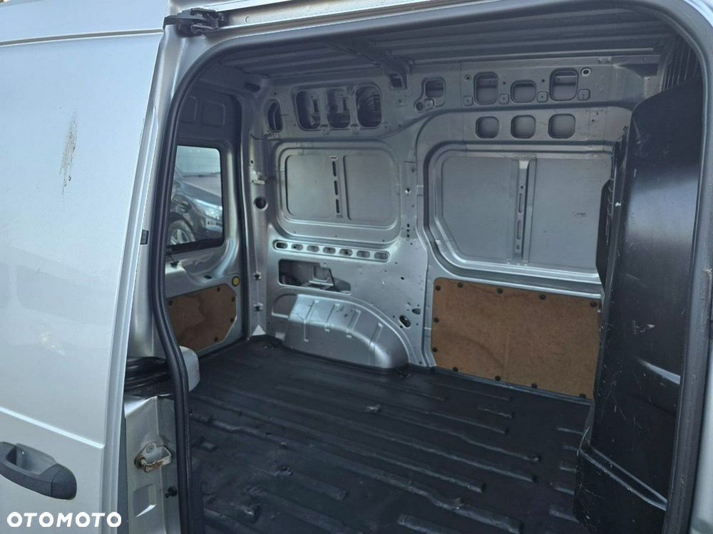 Ford Transit Connect - 31