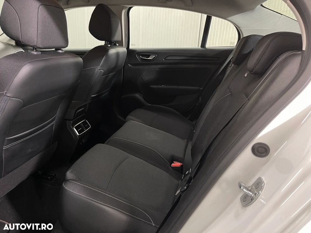 Renault Megane TCe 140 GPF Equilibre - 12