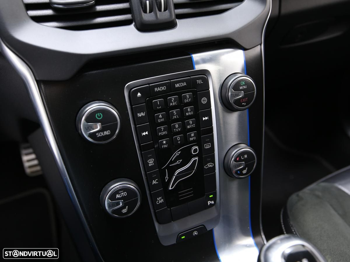 Volvo V40 - 16