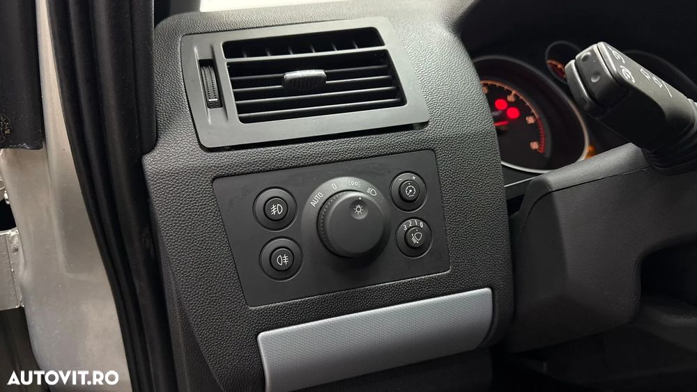 Opel Zafira 1.9 CDTI - 24