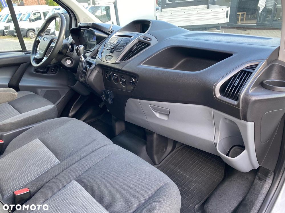 Ford TRANSIT CUSTOM - 17