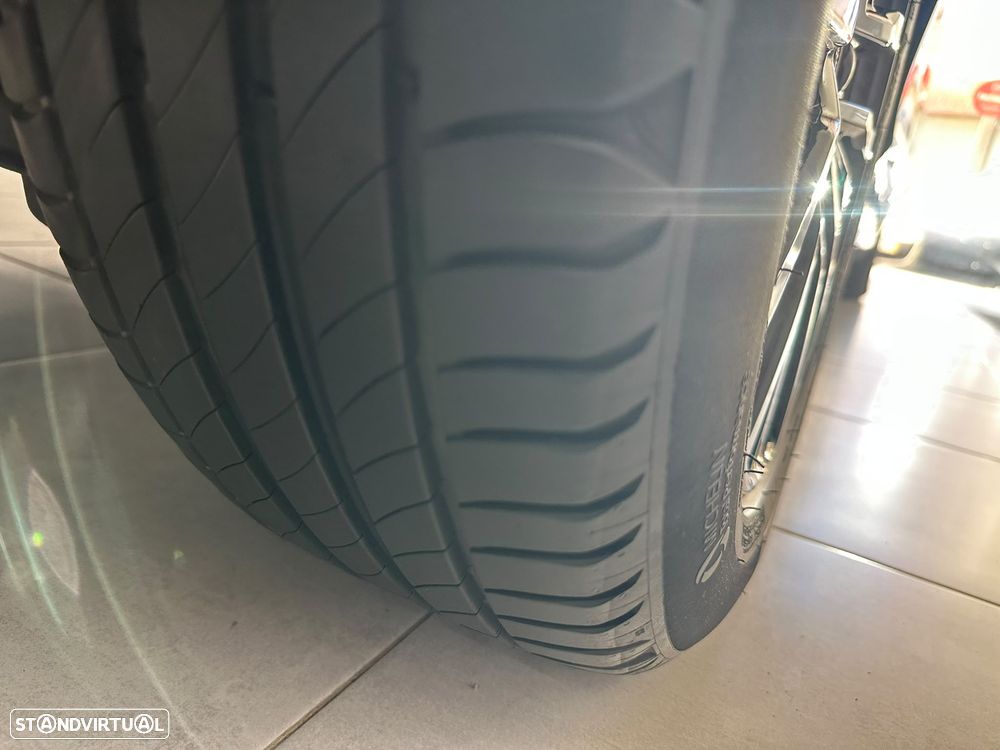 Volvo V40 2.0 D3 Kinetic Geartronic - 5