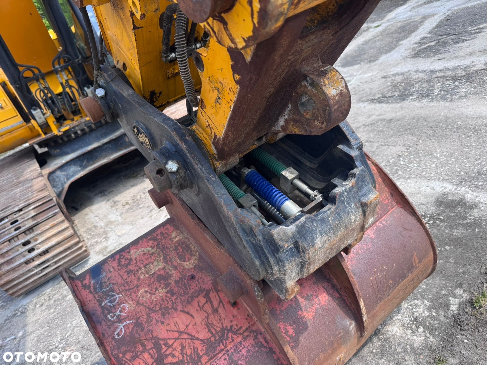 JCB JS210LC - 15