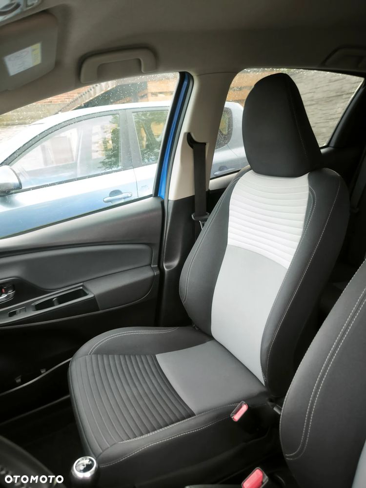 Toyota Yaris 1.5 Premium - 11
