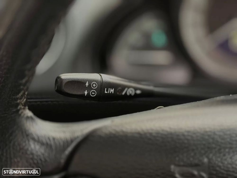 Mercedes-Benz SL 500 Standard - 23