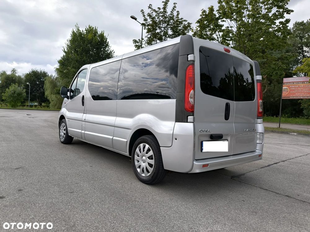 Opel Vivaro L2H1 2.9t - 12