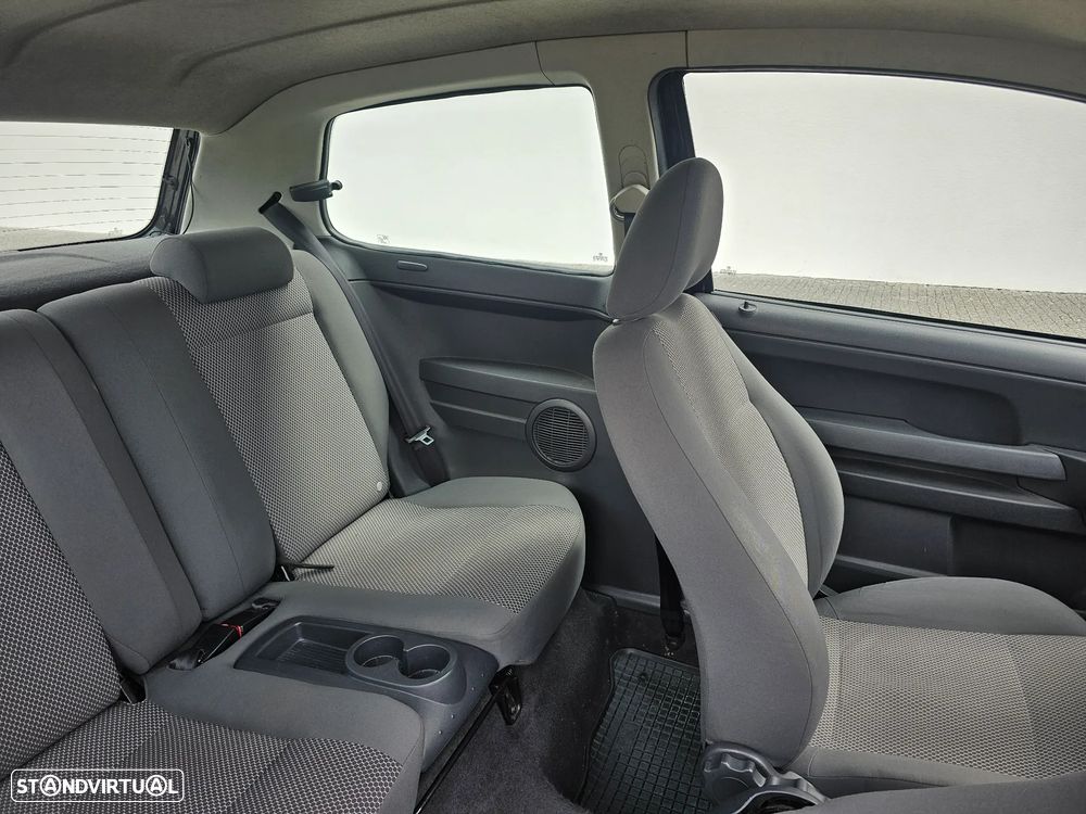 VW Fox 1.4 TDi T.Liso - 21