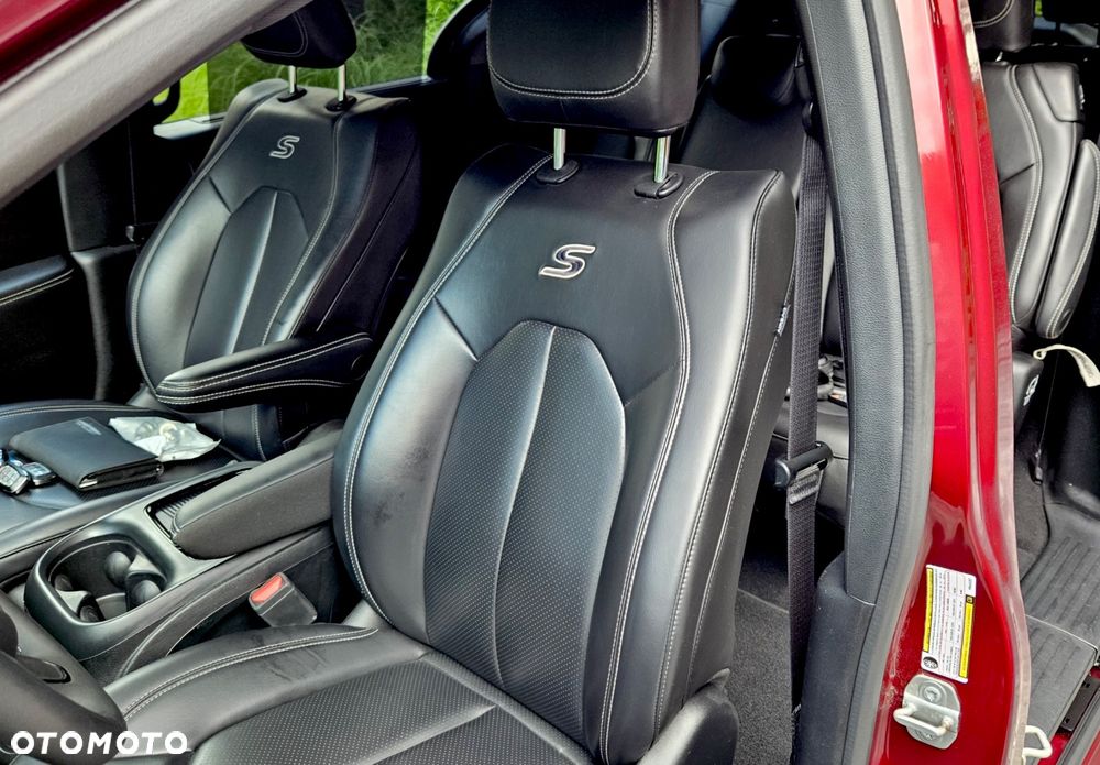 Chrysler Pacifica - 13