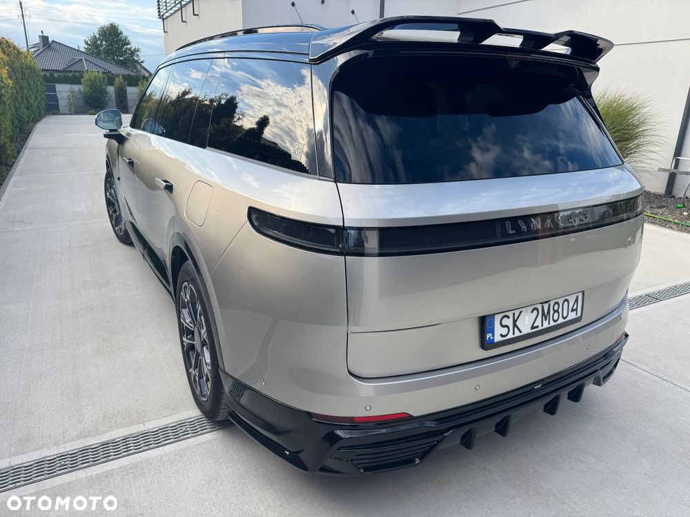 Lynk & Co 900 - 15