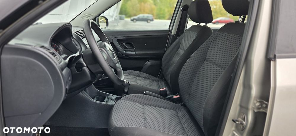 Skoda Fabia 1.2 HTP Ambiente - 28
