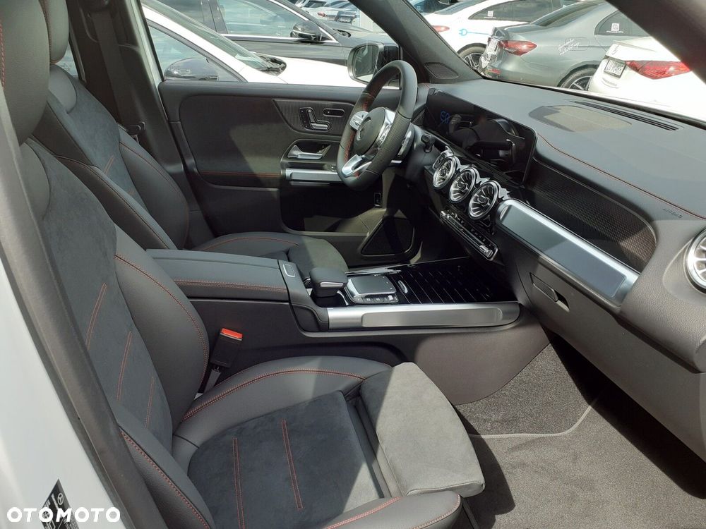 Mercedes-Benz EQB - 23