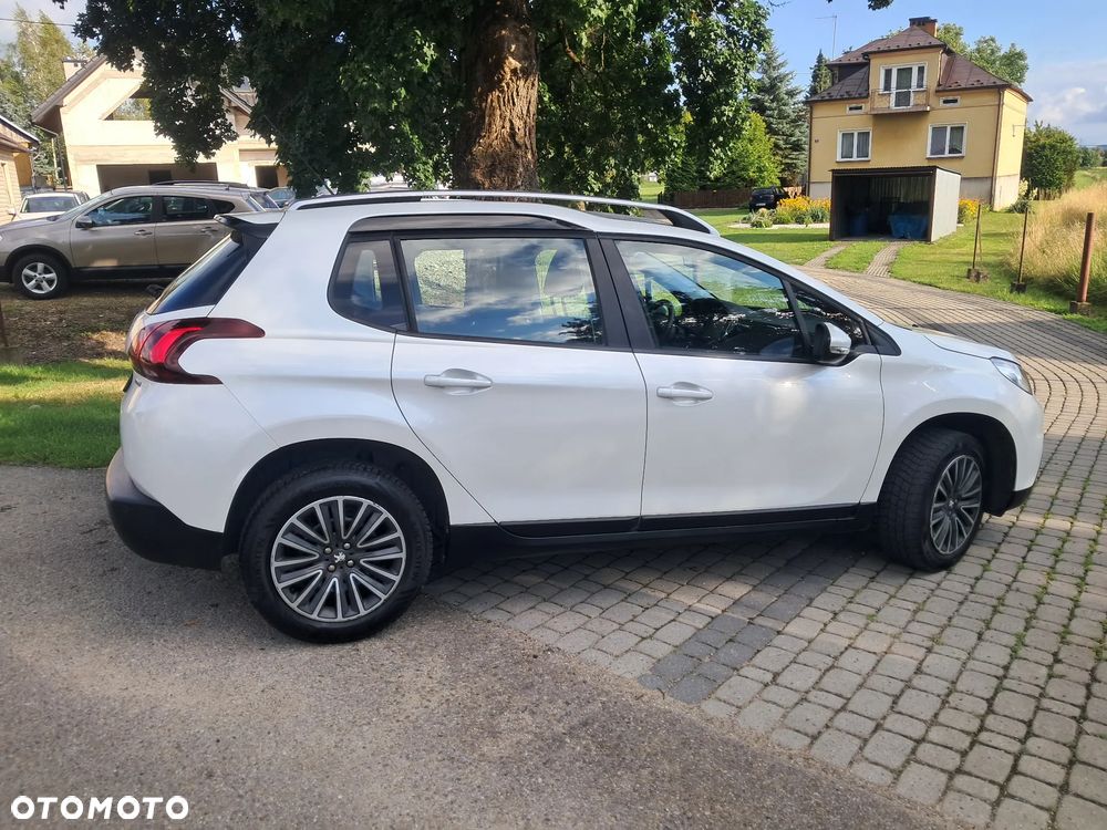 Peugeot 2008 1.6 e-HDi Allure S&S - 4