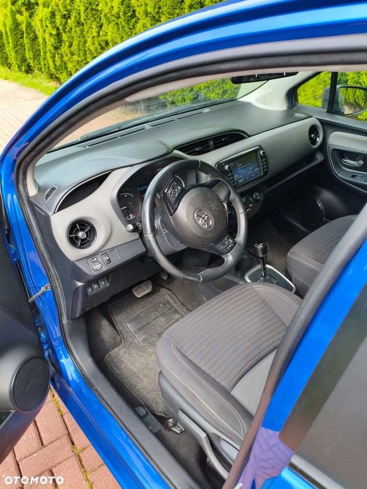 Toyota Yaris - 10