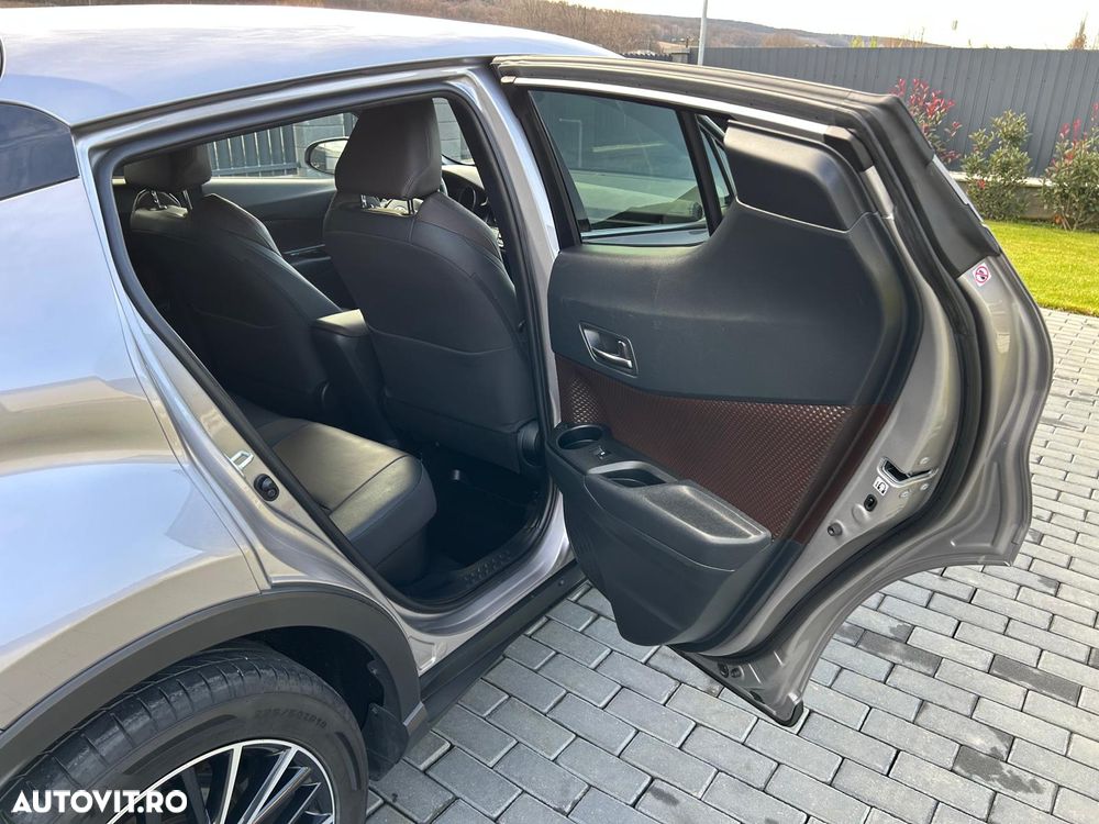 Toyota C-HR Hybrid Style - 28