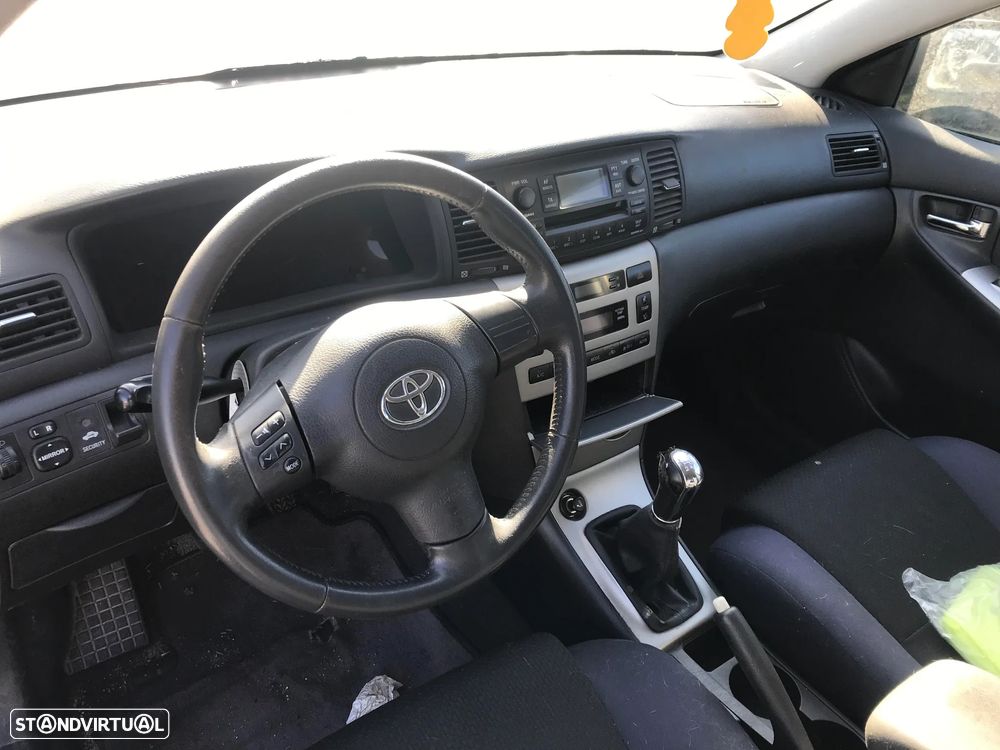 Toyota Corolla 1.4 D-4D Station 2005 - Para Peças - 7