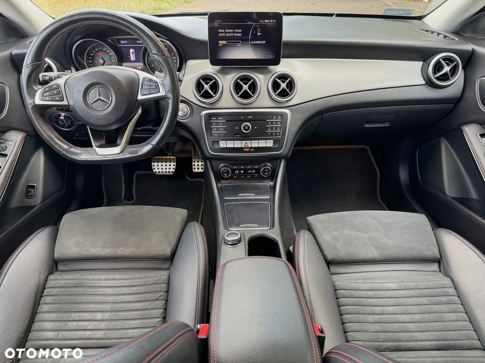 Mercedes-Benz CLA 220 4-Matic AMG Line - 23