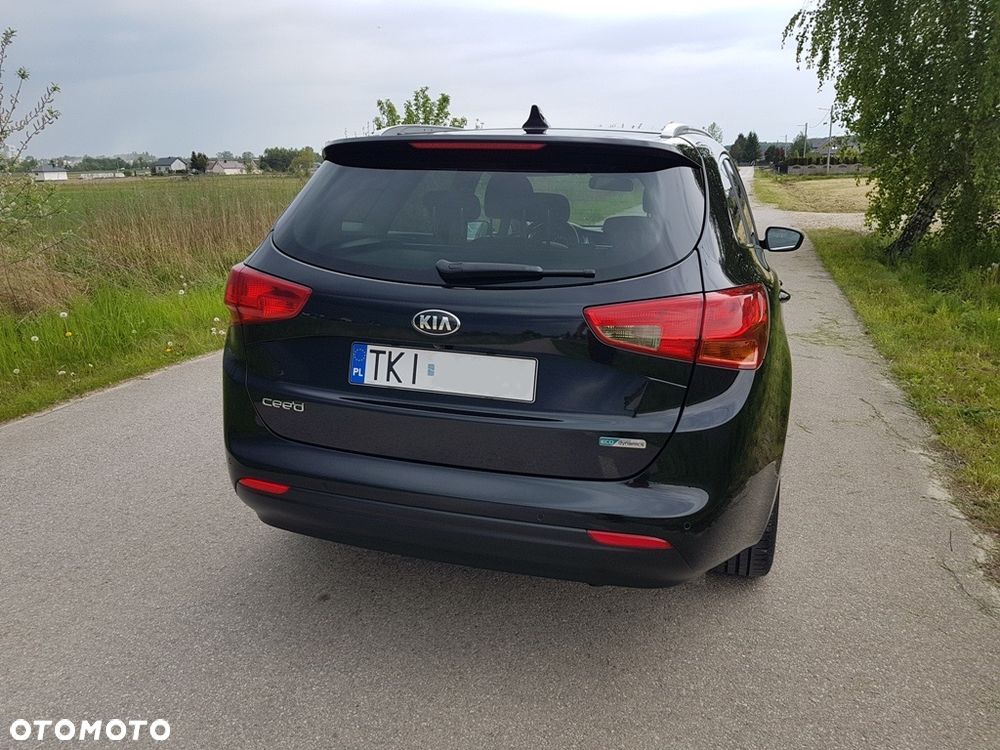 Kia Ceed 1.6 CRDi 136 ISG Dream-Team Edition - 11