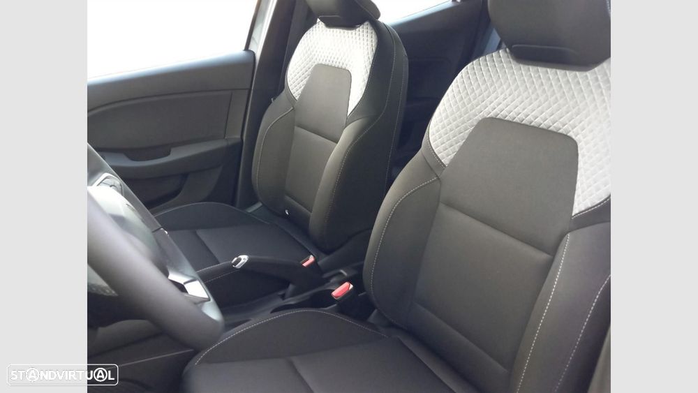 Renault Clio 1.0 TCe Evolution Bi-Fuel — fotografia 12