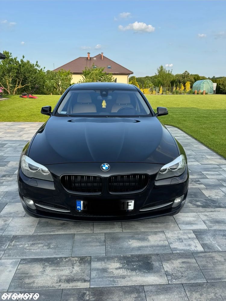 BMW Seria 5 525d xDrive - 2