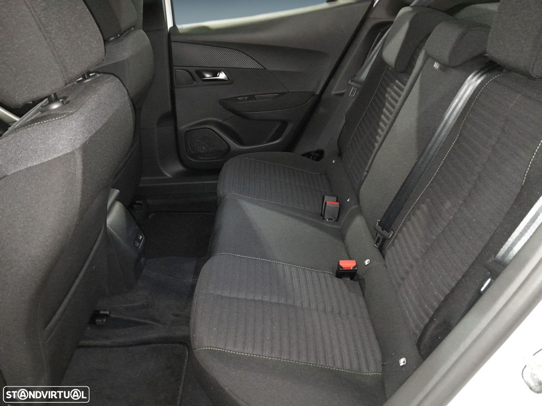 Peugeot e-2008 54 kWh Style - 11
