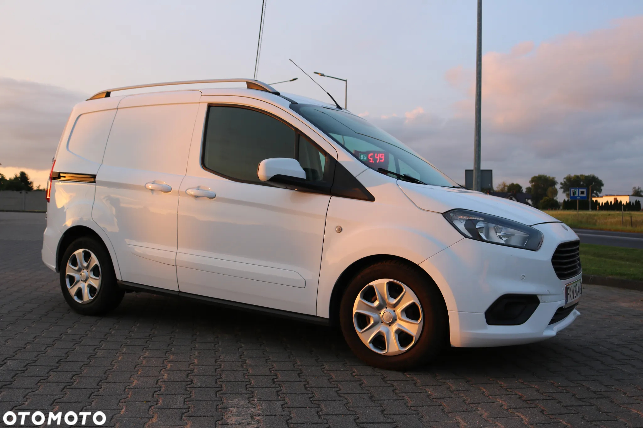 Ford Courier - 8