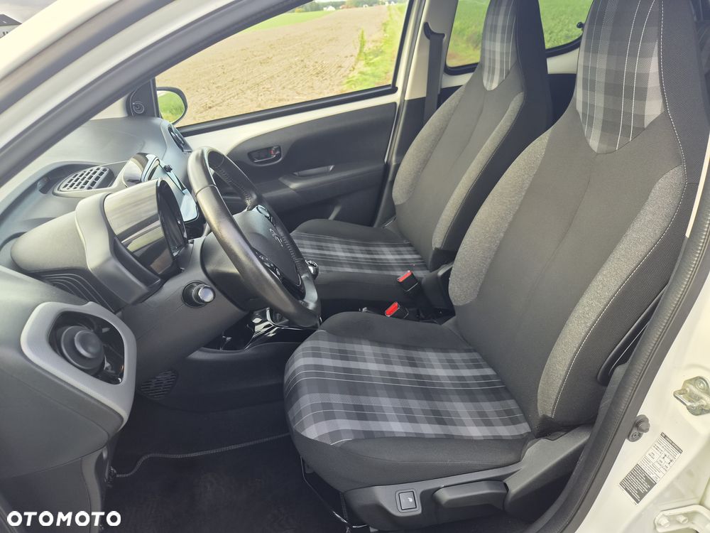 Peugeot 108 VTI 72 Style - 12