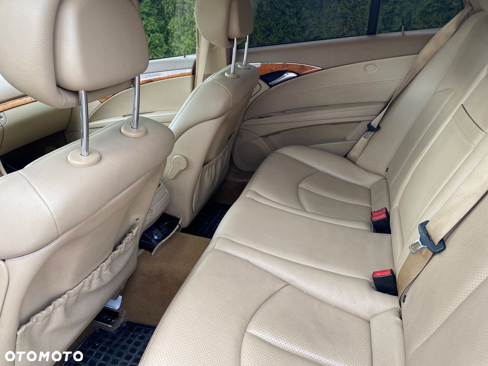 Mercedes-Benz Klasa E 350 7G-TRONIC Elegance - 17