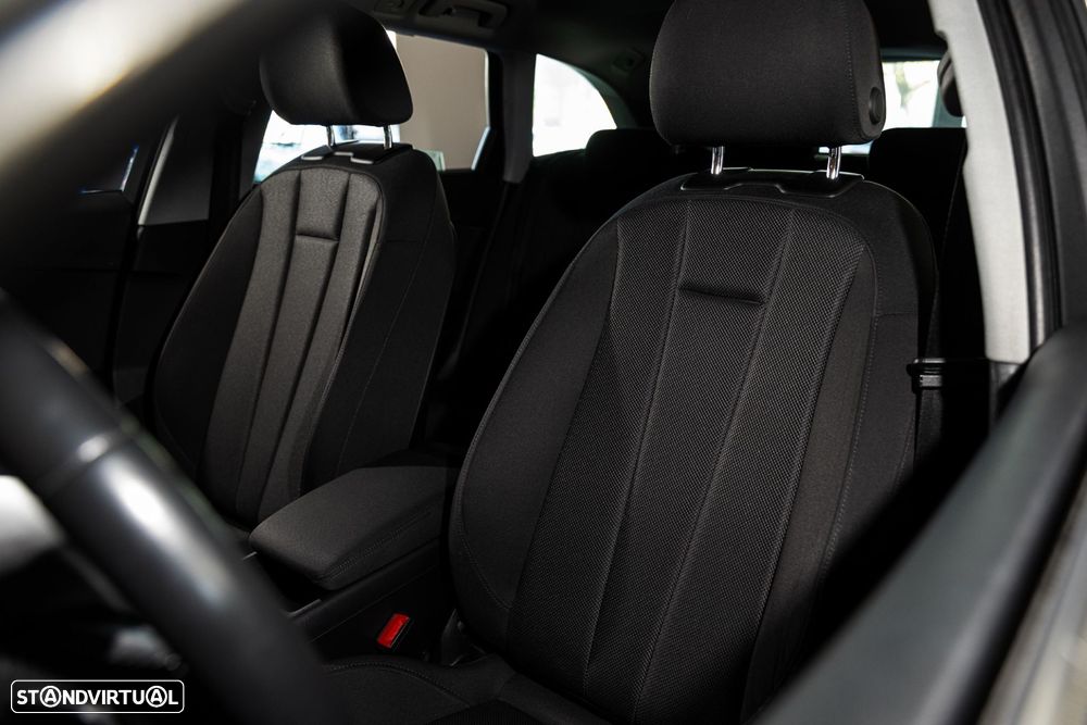 Audi A4 Avant 2.0 TDI Advance S tronic - 18