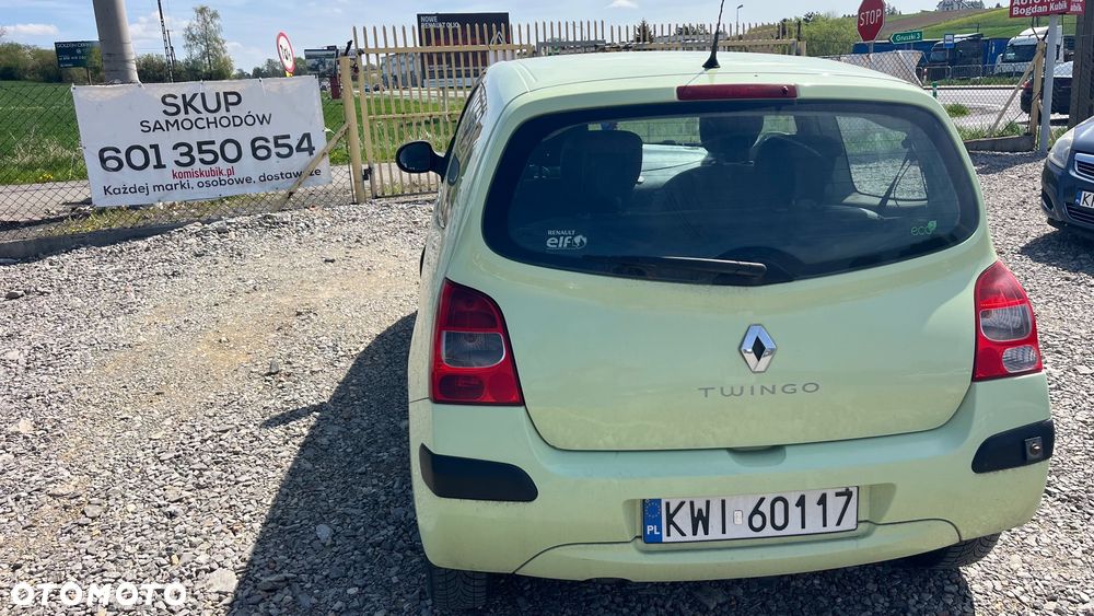 Toyota Yaris - 30