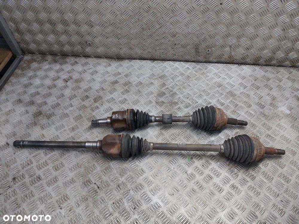 PÓŁOŚ LEWY PRZÓD + PRAWY PRZÓD AUTOMAT CHRYSLER GRAND VOYAGER IV 3.3 V6 - 1