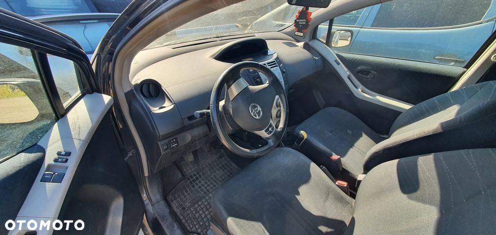 Toyota Yaris II maska drzwi zderzak lampa klapa fotele wszystkie części - 10