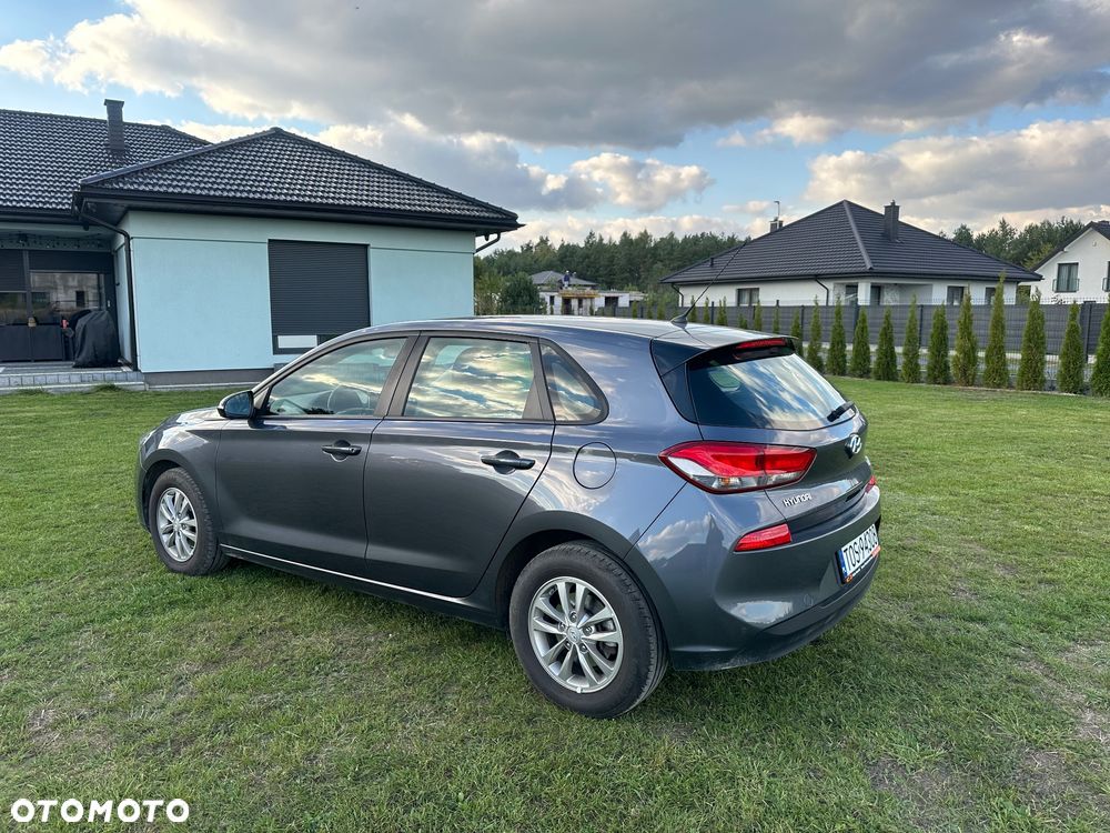 Hyundai i30 1.4 Classic + - 11