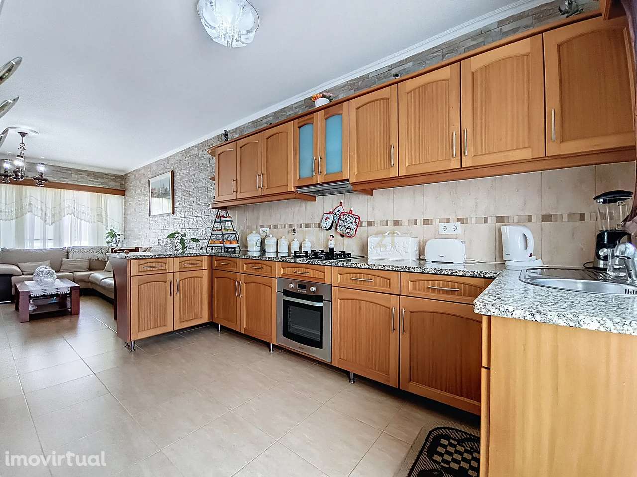 Moradia Prática e Luminosidade Natural em Ponta Garça – Um Refúgio Tr - Grande imagem: 3/27