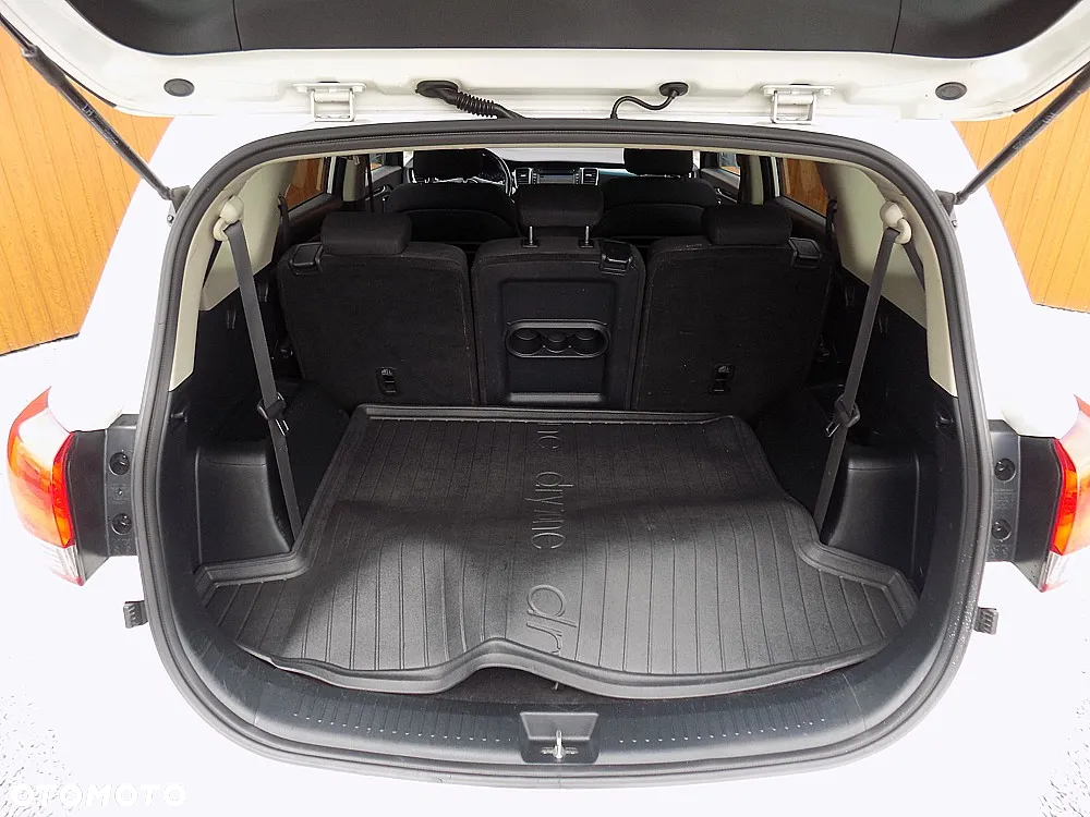 Kia Carens 1.7 CRDi M 7os - 15