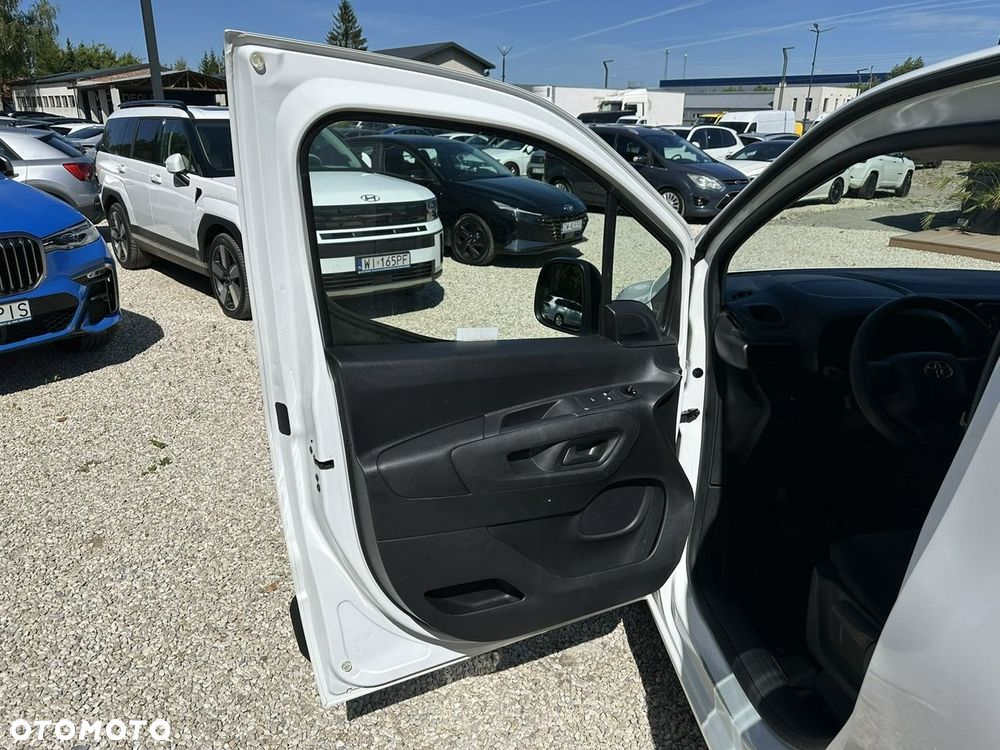 Toyota Proace City - 13