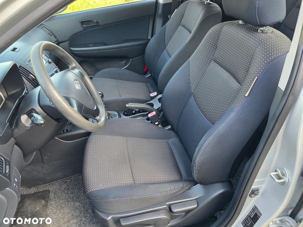 Hyundai i30 i30cw 1.6 blue Comfort - 21