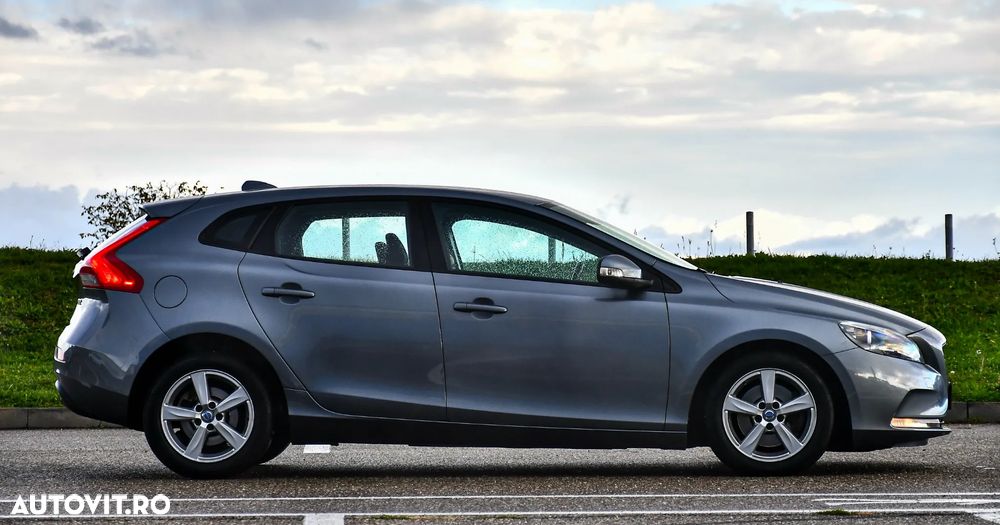 Volvo V40 D2 Momentum - 5