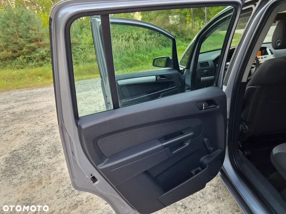 Opel Zafira - 27