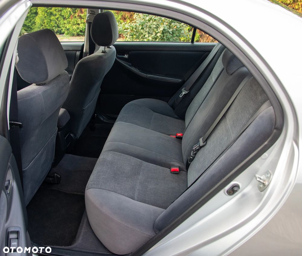 Toyota Corolla - 8