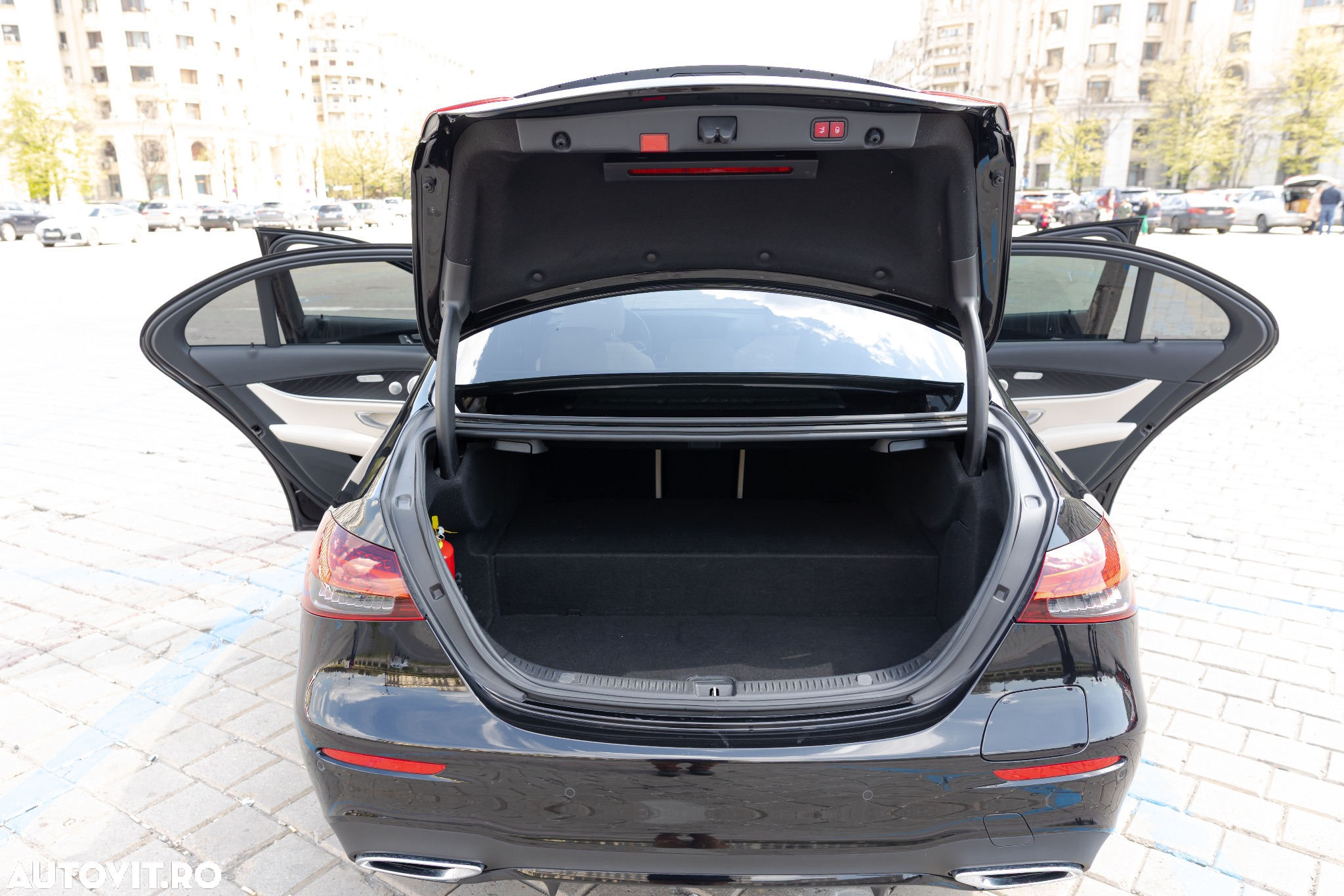 Mercedes-Benz E 300 9G-TRONIC AMG Line - 30