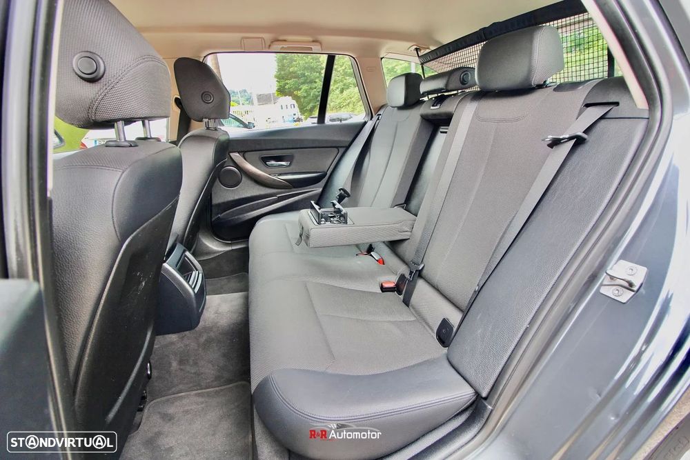 BMW 320 d EfficientDynamics Line Modern — fotografia 15