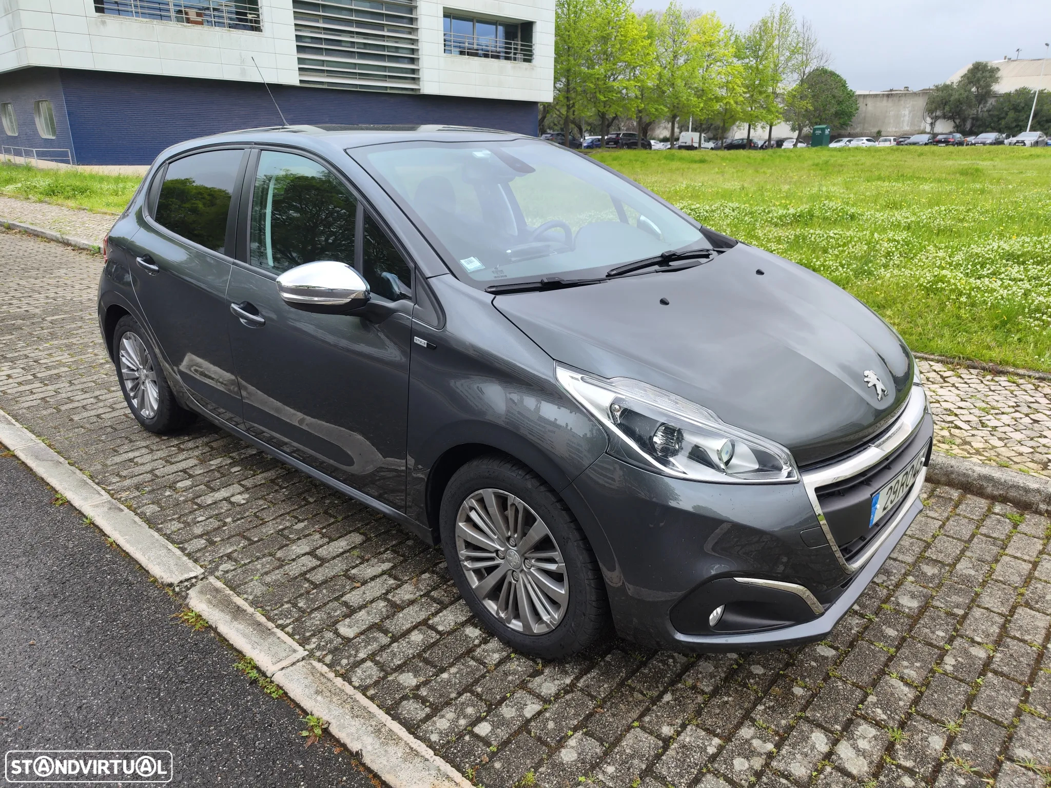 Peugeot 208 1.2 PureTech Style - 8