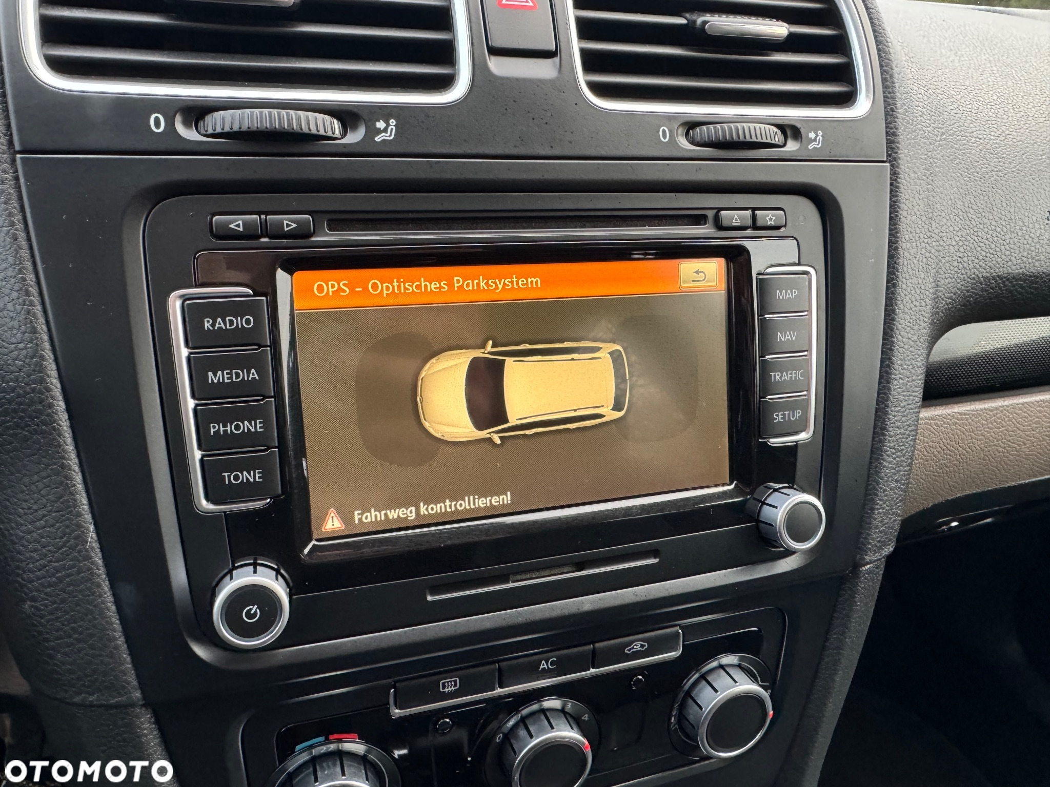 Volkswagen Golf 1.4 TSI BlueMotion Technology DSG Comfortline - 34